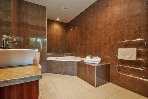 Centenary Peaks - Accommodation China 1