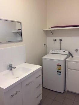 Carnarvon Central Apartments - Accommodation Asia 3