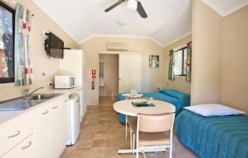 Captain Cook Holiday Village - Accommodation Asia 2