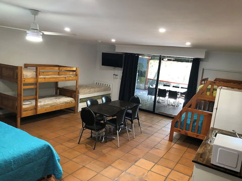 Captain Cook Holiday Village - Accommodation Asia 4