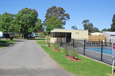 Avondel Caravan Park - Accommodation Guide 0
