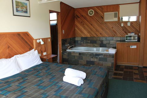 Pelicans Motel San Remo - Accommodation Guide 5