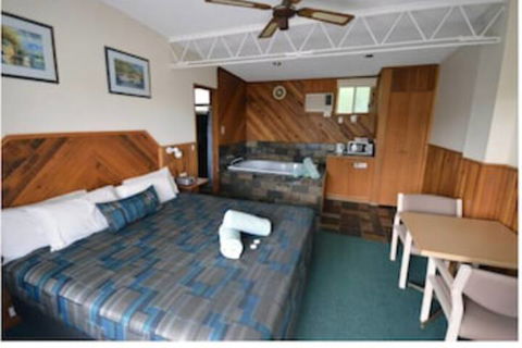 Pelicans Motel San Remo - Accommodation Guide 2