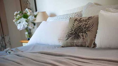 Woolrich Historic Garden Cottage - Accommodation Asia 4