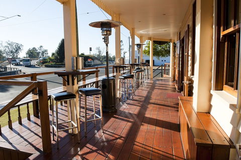 Central Motor Inn - Accommodation Guide 6