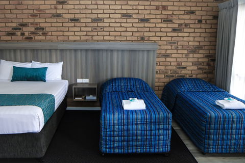 Central Motor Inn - Accommodation Guide 0