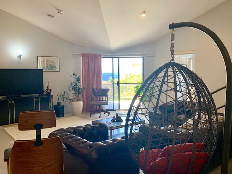 Seaview Bed And Breakfast - Accommodation Asia 0