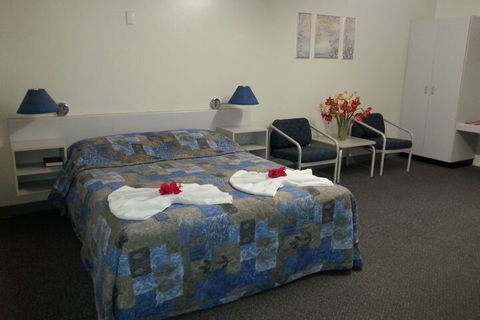 Golden Fountain Motel - Accommodation Guide 6