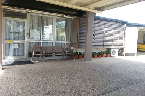 Golden Fountain Motel - Accommodation Guide 3