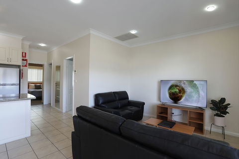 Cadman Motor Inn & Apartments - Accommodation Asia 1