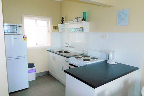 Walters Holiday Flats - Accommodation Asia 7