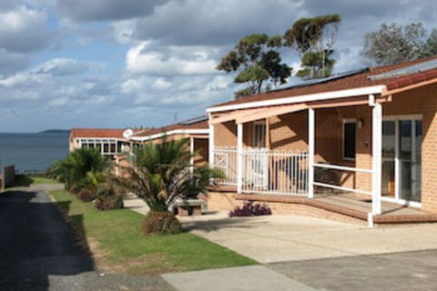 Walters Holiday Flats - Accommodation Asia 0