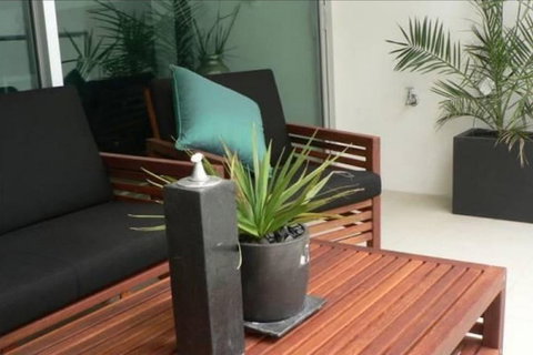 Breeze Beachfront Apartments - Accommodation China 4