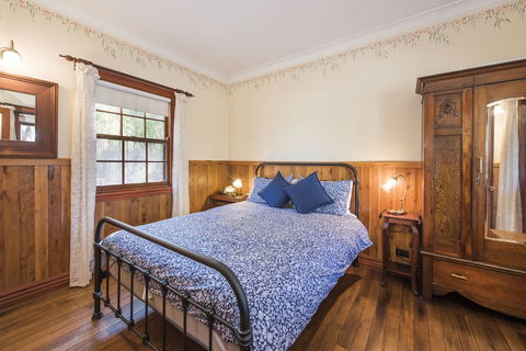Ilkley Cottages - Accommodation Guide 2