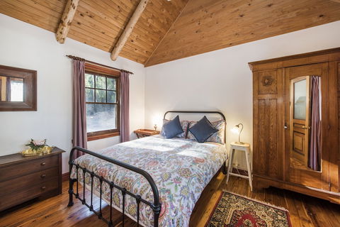 Ilkley Cottages - Accommodation Guide 1