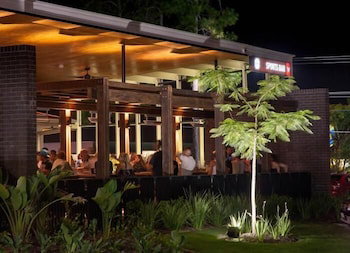 Browns Plains Hotel - Accommodation Guide 3