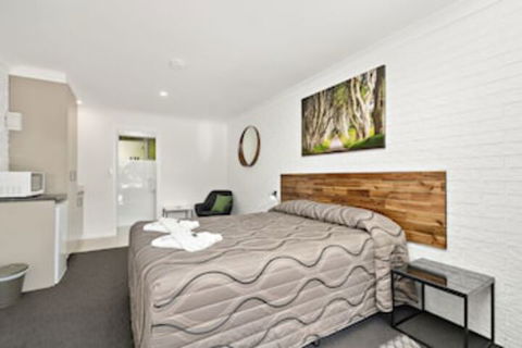 Beachmere Palms Motel - Accommodation Asia 0