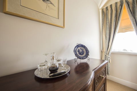 The Racecourse Inn - Accommodation Guide 5