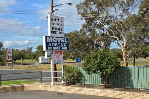 Adrian Motel - Accommodation Asia 3
