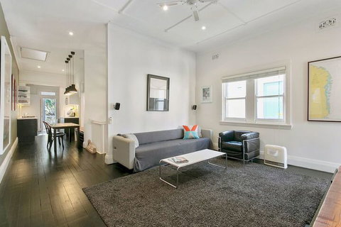 Jacques Avenue - Accommodation Asia 5