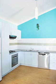 Driftwood Apartments - Accommodation Asia 6