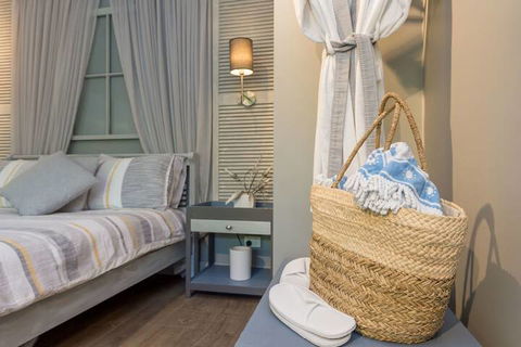 Sailaway Beach House - Accommodation Guide 2