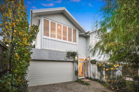 Sailaway Beach House - Accommodation Guide 0