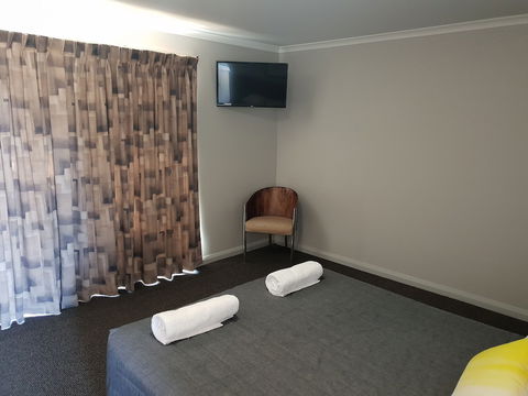 Coro Club Motel - Accommodation Guide 2