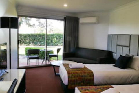 Country Capital Motel - Accommodation Asia 0