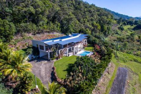 Jade Ridge - Accommodation Guide 3