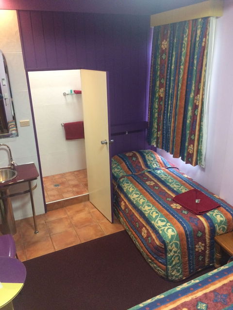 Monarch Motel Hotel - Accommodation Asia 5