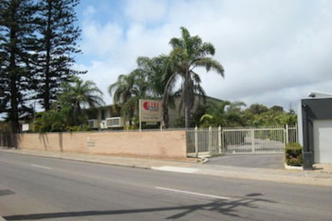 Como Apartments - Geraldton - Accommodation Asia 0