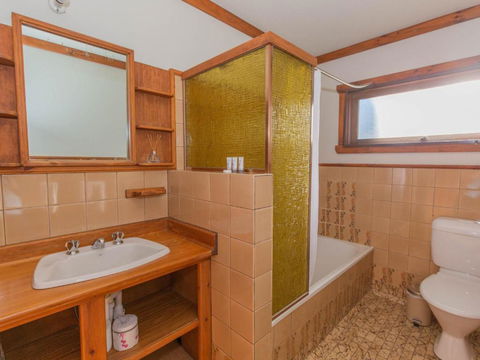 Chalet Rene House - Accommodation Asia 6