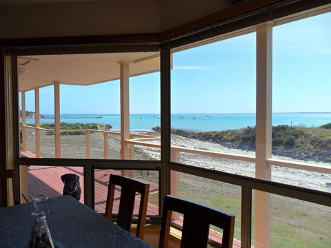 Costa Plenti Southend BnB - Accommodation Guide 2