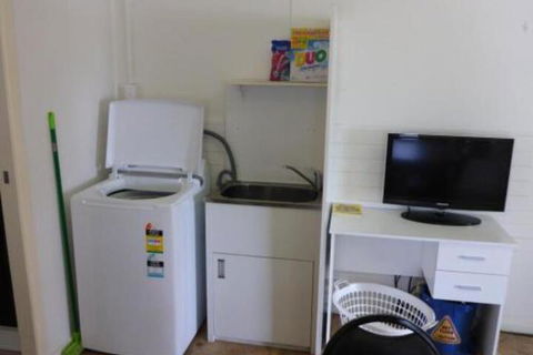 Kennys Cabin - Accommodation Asia 7