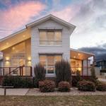 Alpine Snow Angels Retreat Luxurious Snowy Mountains Living - Accommodation Asia 0