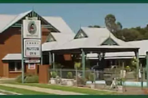Young Federation Motor Inn - Accommodation Asia 5