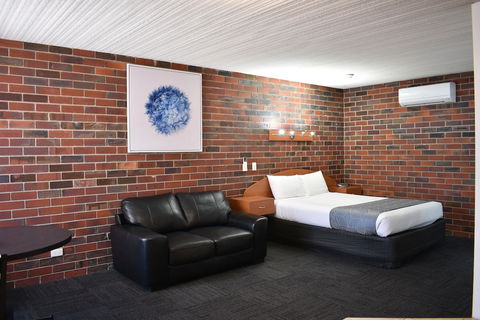 Townhouse Motor Inn - Accommodation Asia 5