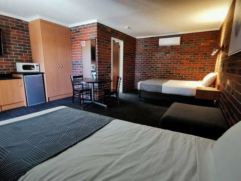 Townhouse Motor Inn - Accommodation Asia 6
