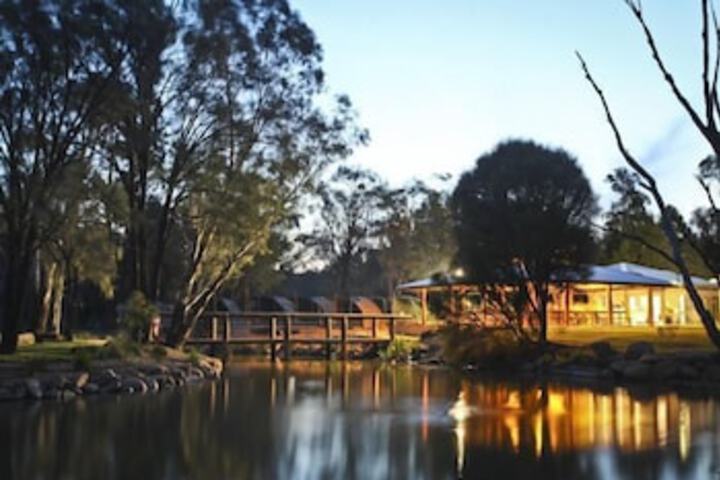 Yeoval NSW Accommodation Asia