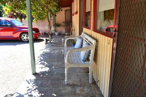 Colonial Motel - Accommodation Asia 5