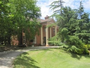 Manor Estate - Accommodation Asia 0