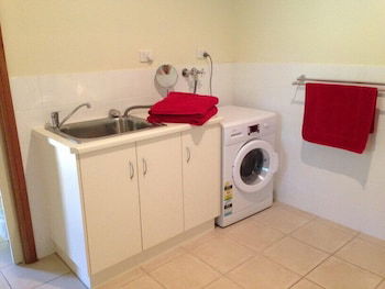 Clarevale Cottage B&B - Accommodation Asia 0
