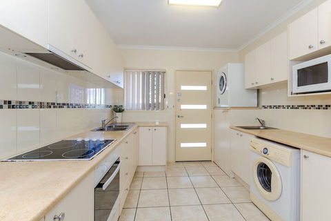 Como Apartments Gladstone - Accommodation Guide 4