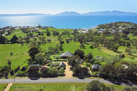 Wagners Cottages - Accommodation Guide 1