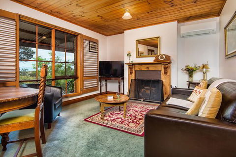 Wagners Cottages - Accommodation Guide 5