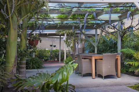 Motel On A'beckett - Accommodation Asia 6