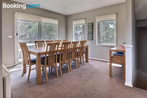 Alpine Edge - Accommodation Guide 2
