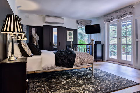 Belle Le Vie - Accommodation Guide 6