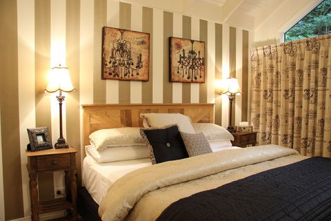 Belle Le Vie - Accommodation Guide 4